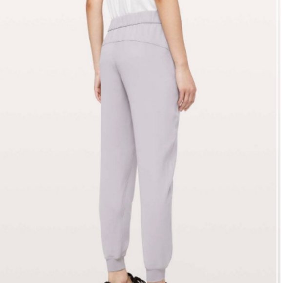 NWT LULULEMON JOGGER  On the Fly Jogger 28"  DARK CHROME Grey WOVEN Travel 8 - Picture 3 of 4